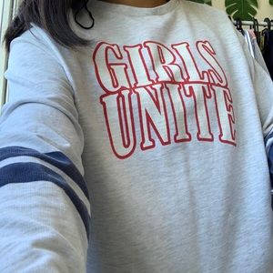 girls reunite oversized sweater
